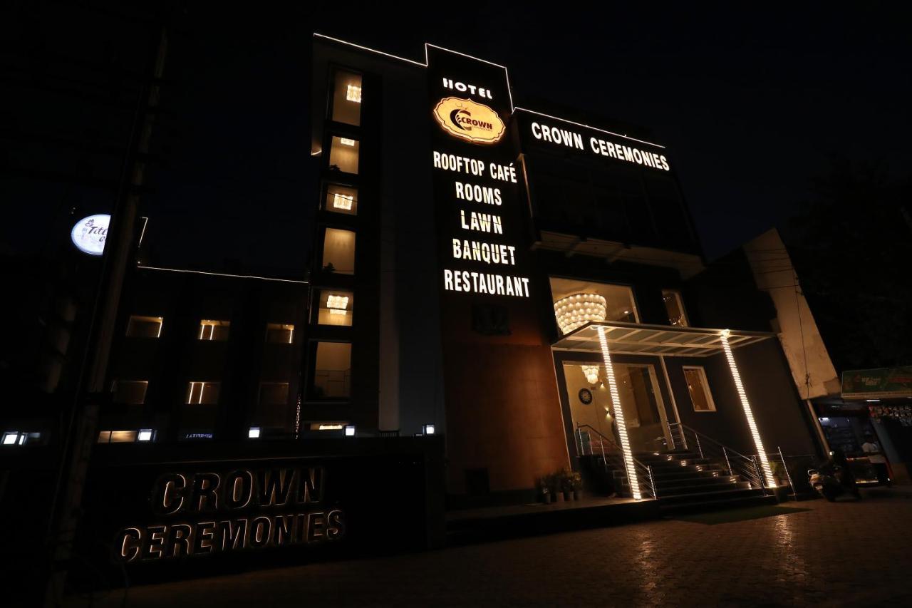 Crown Ceremonies Hotel Faridabad Ngoại thất bức ảnh