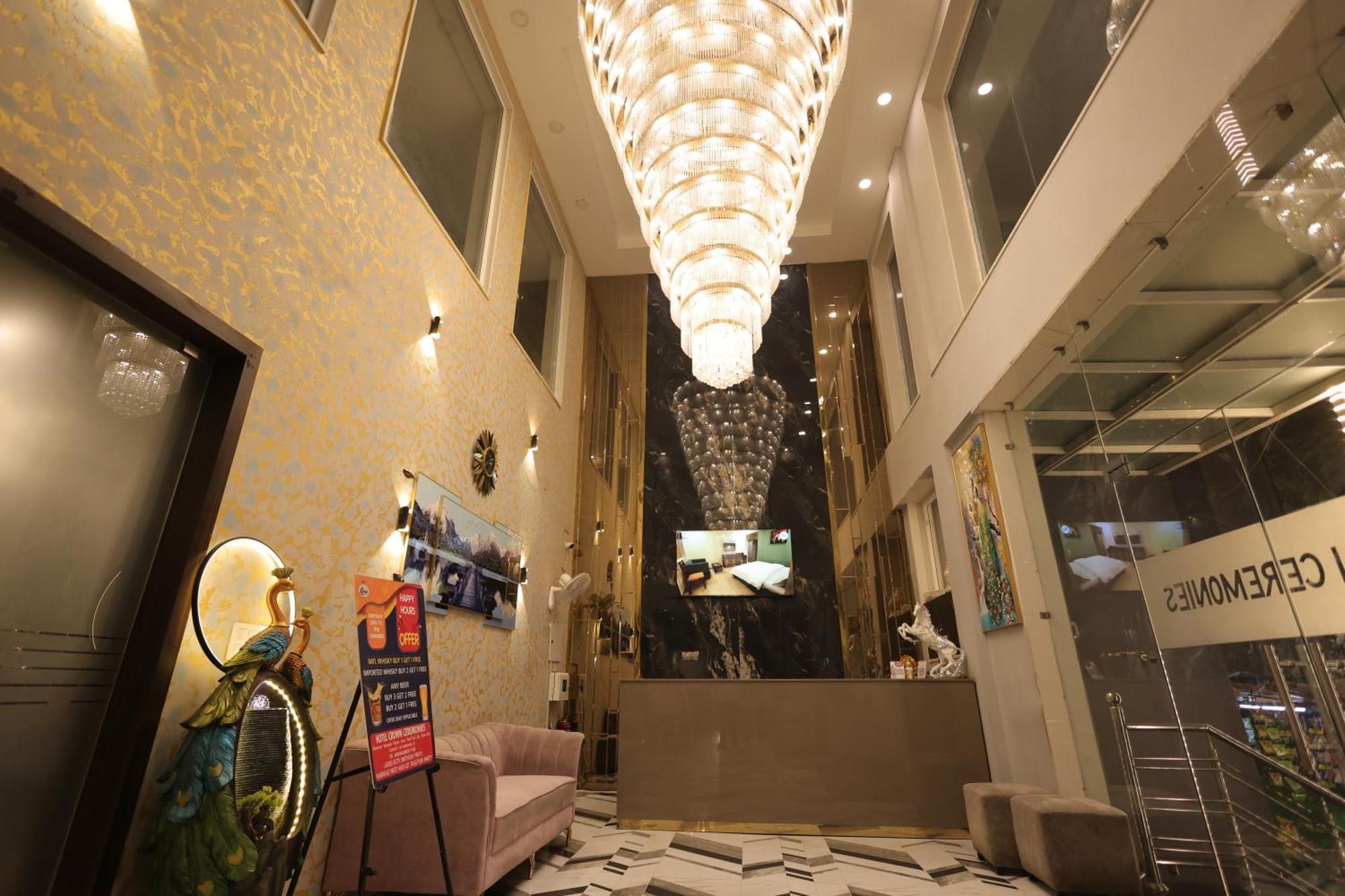 Crown Ceremonies Hotel Faridabad Ngoại thất bức ảnh